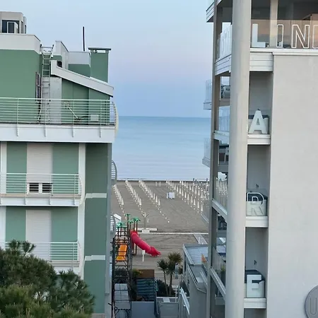 Lägenhet Monolocale A 50m Dal Mare Con Parcheggio Privato *